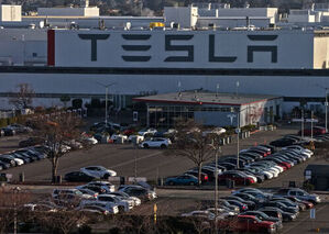 "Racial Slurs, Wage Discrimination at Tesla Factory": Lawsuit Filed in US