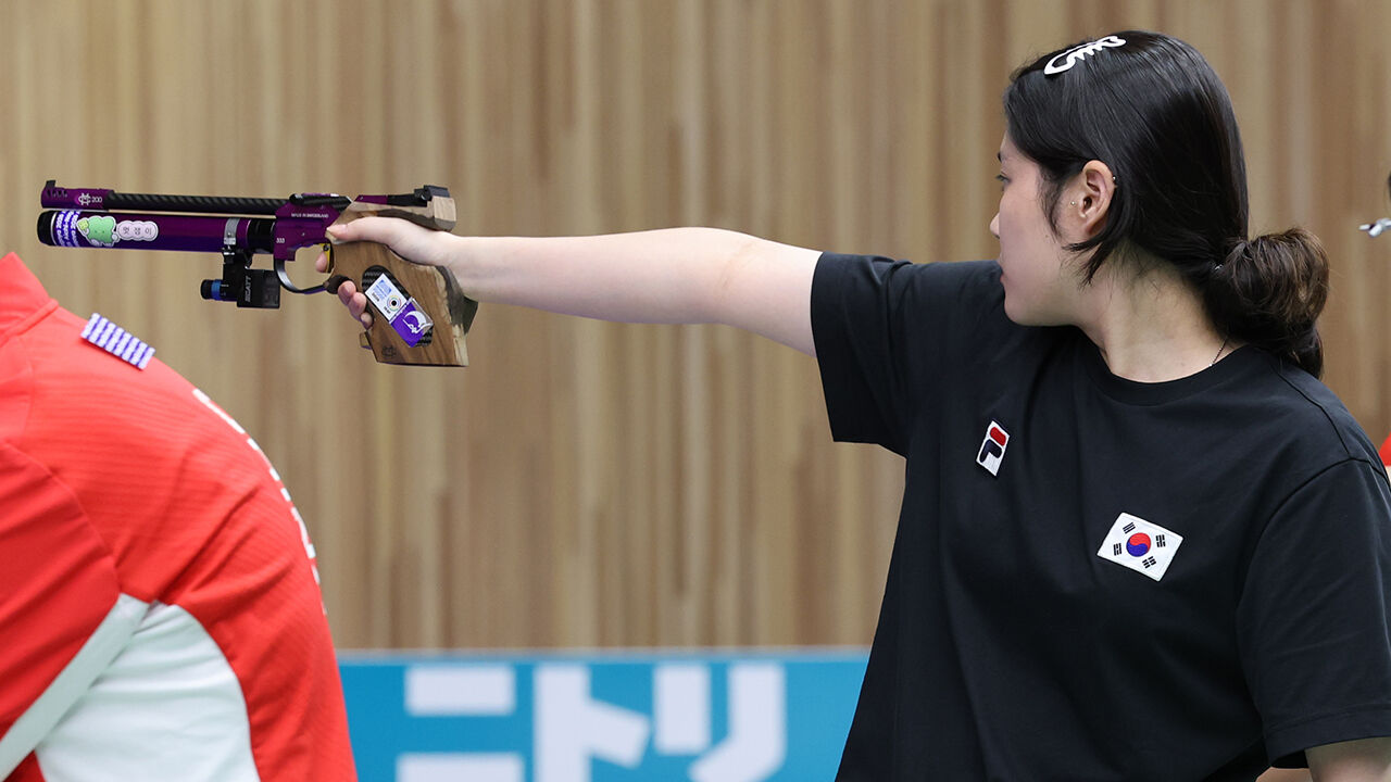 [속보] 추가은, 여자 10m 공기권총 금메달…한국 사격 대회 첫 금