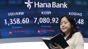 Won-Dollar Exchange Rate Drops to Mid-1,340 Won Range Before Rebounding Toward 1,360 Won