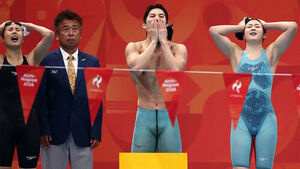 "팔을 좀 더 길러서 왔으면"&hellip;유쾌한 혼성 혼계영팀