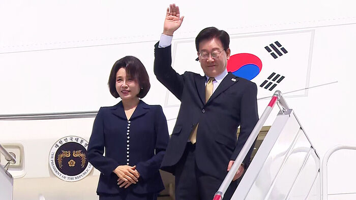 이 대통령, 미국&middot;멕시코 순방 마치고 귀국길&hellip;국내 현안 집중