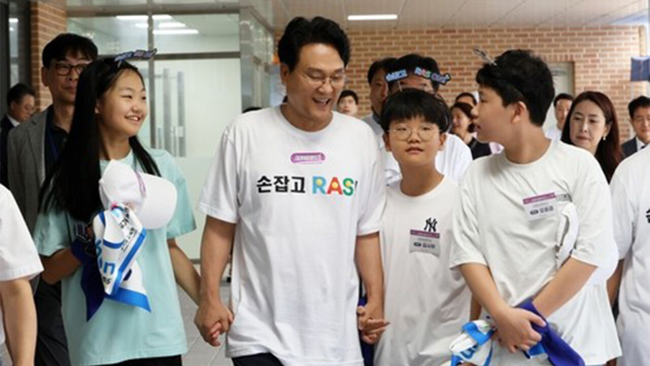 문예체 RAS(Reading·Art·Sports) 교육 중인 성남 하원초를 방문한 안민석 교육감