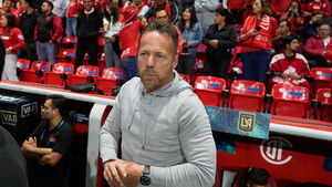 손흥민 뛰는 LAFC, 도스 산토스 감독 경질&hellip;임시 감독 체제