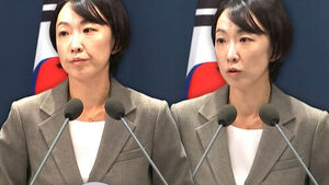 "장관이 왜 군복 아닌 양복을?"&hellip;기자 질문에 신경전 '폭발'