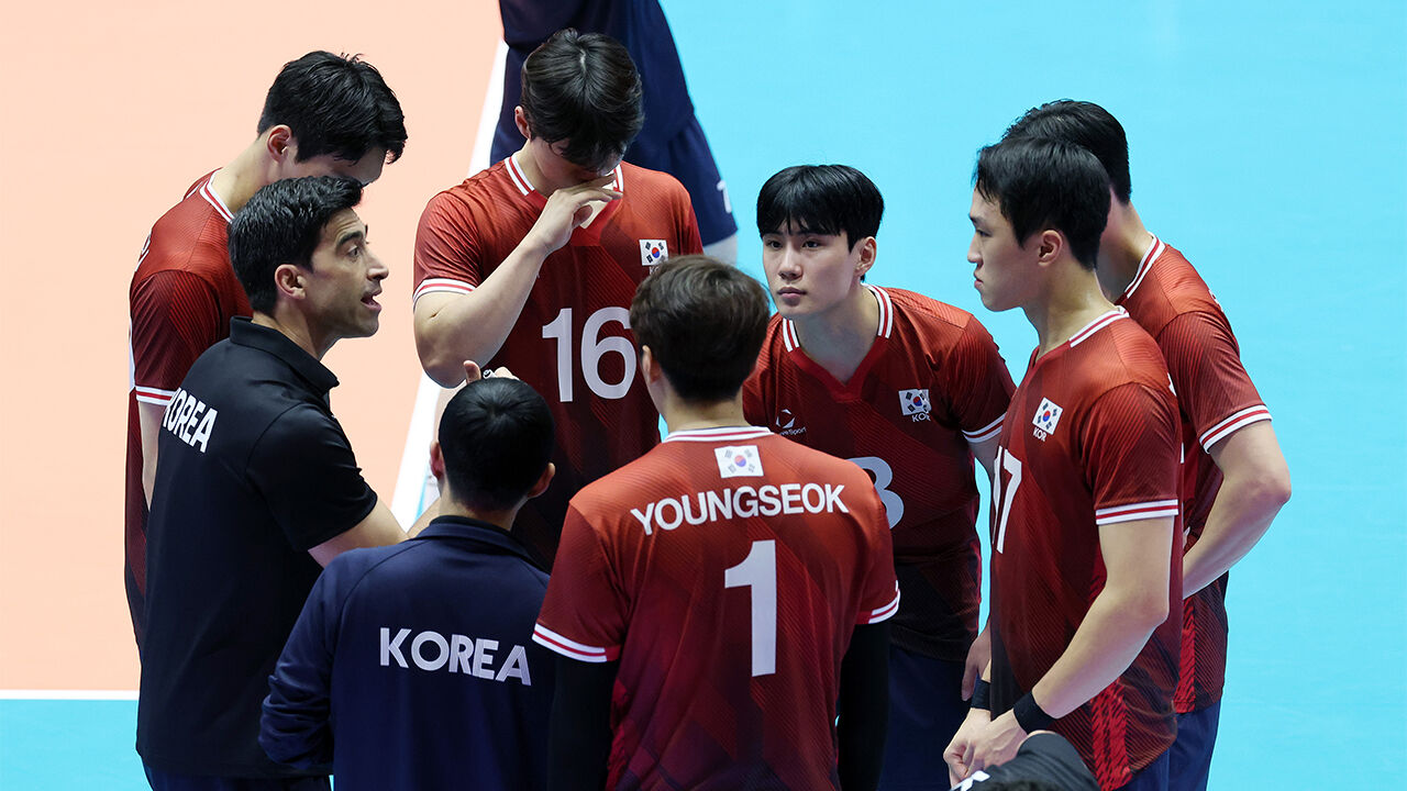 "버스가 엉뚱한 곳으로 갔다"…남자배구 훈련 취소 '날벼락'