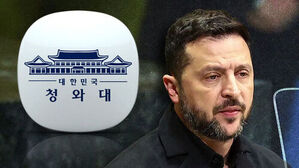 대한민국 청와대 로고와 젤렌스키 우크라이나 대통령의 모습