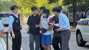 흉기 들고 카페로 향했다&hellip;모습 드러낸 40대 이유 묻자