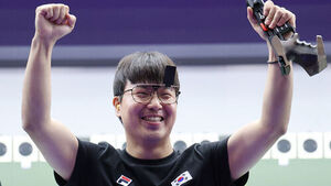 이건혁, 속사권총 개인전 금메달&hellip;단체전까지 2관왕 [AG 영상]