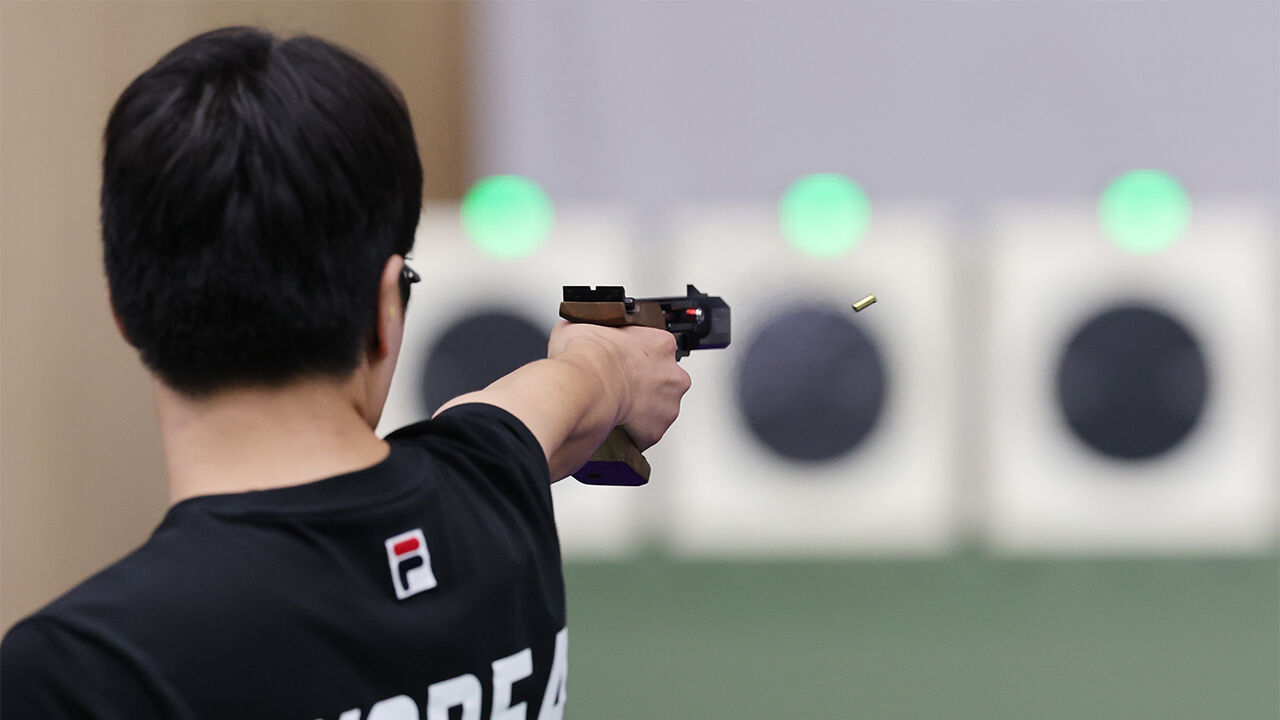 South Korea's Lee Geon-hyuk aims his target during the final of the men's 25m rapid fire pistol event at the 2026 Aichi-Nagoya Asian Games at the Aichi Prefectural General Shooting Range in Japan on October 1. (Photo: Yonhap News)