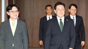 President Lee Calls Minister Kim Jung-kwan 'Competent and Faithful Public Servant,' Praises U.S. Negotiations