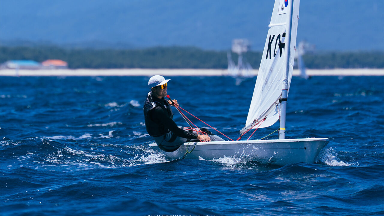 'Yacht Legend' Ha Ji-min targets his 4th gold medal (Photo courtesy of Korea Sailing Federation, Yonhap News)