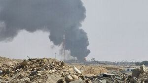 "Explosions Heard in Yemen's Capital"... Flames and Smoke Also Spotted at Saudi Aramco Facility