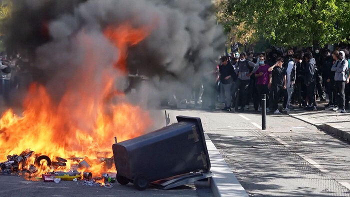 French high school students protesting to demand improvements in poor educational environments
