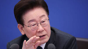 President Lee Says Incorrect Words Must Be Pointed Out for Language to Develop Properly