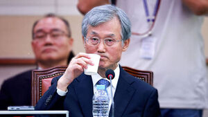 Heated Clashes with Pan-Ruling Camp: Chief Justice Cho Calls "Second Yoon Suk Yeol" Jibe "Insulting"