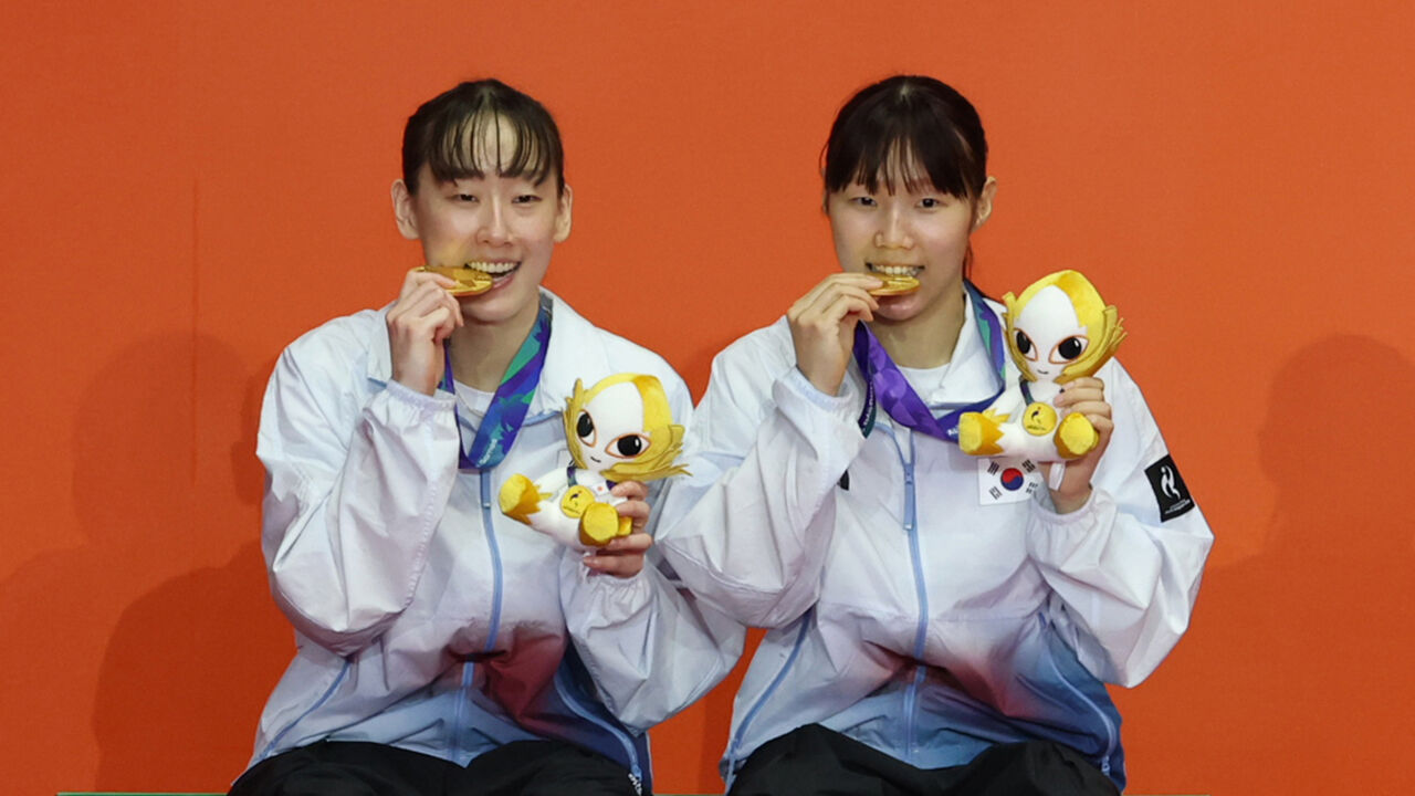 Lee So-hee and Baek Ha-na