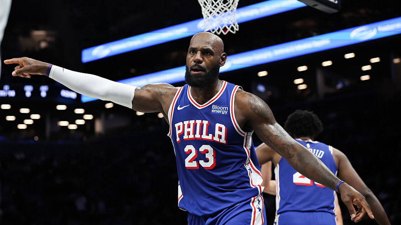 NBA 필라델피아로 이적한 르브론 제임스, 첫 시범경기 소화