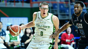 Pro Basketball: DB Defeats Defending Champion KCC Led by Ellenson's 24 Points