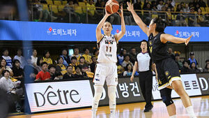 Woori Bank Advances to Park Shin-ja Cup Women's Basketball Final, Faces Fujitsu