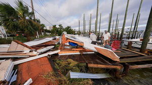 Hurricane Isaias Batters U.S. Southeast, Leaving 2 Dead and 870,000 Power Outages
