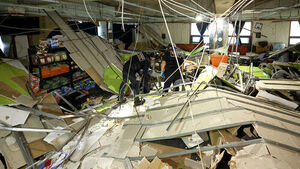 Police and Fire Authorities Launch Joint Investigation into Daegu Commercial Building Ceiling Collapse That Injured 38