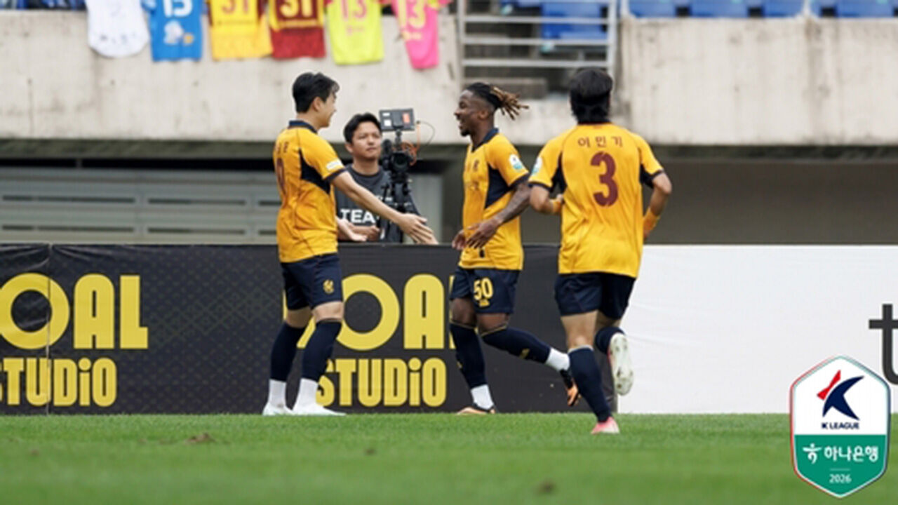 광주, 난타전 끝 울산 제압…29경기 만의 승리