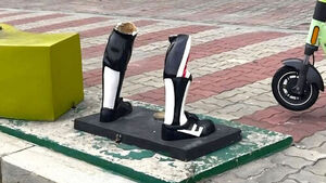 Statue of Former Haitai Tigers Star Kim Sung-han Damaged Again... Police Investigate