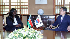 FM Cho Calls for Attention to Safety of Hanbit Unit in Meeting with South Sudanese Envoy