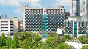 Dongdaemun-gu Office Employee Falls to Death at Ward Office Building; No Suicide Note Found