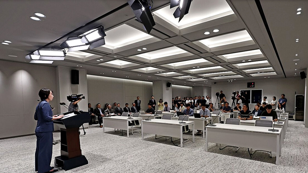 Defense Ministry Spokesperson Jeong Bit-na speaks at a regular Defense Ministry briefing