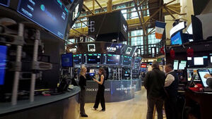 US Stock Market's '3x' SOXL Plunges 13%... Korean Retail Investors Suffer 1 Trillion Won in Losses