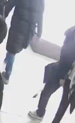 A man in his 20s dropping his smartphone (Photo courtesy of Songpa Police Station, Yonhap News)