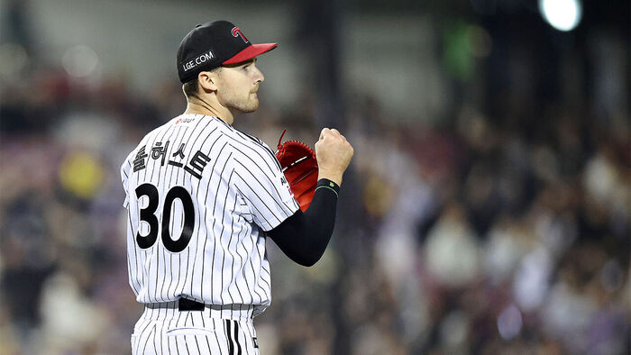 LG Twins starting pitcher Tolhurst celebrates after getting Doosan Bears' Yang Eui-ji out on a double play with no outs and a runner on first in the top of the 7th inning of the 2026 KBO League game held at Jamsil Baseball Stadium on May 7.