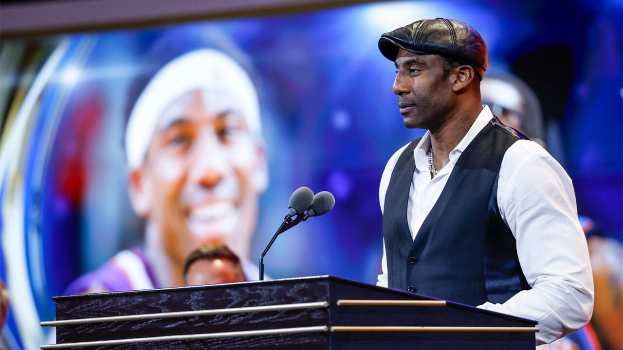 'NBA 올스타' 스타더마이어, 경찰 아카데미 수료…"경찰은 어릴 적 꿈"