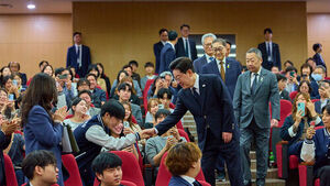 President Lee Attends Buma Democratic Uprising Ceremony in Busan, Highlights Civic Spirit