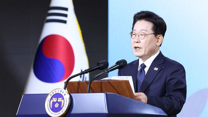 이 대통령 "부마항쟁과 5&middot;18, 헌법에 담아야"&hellip;국회에 개헌 논의 요청