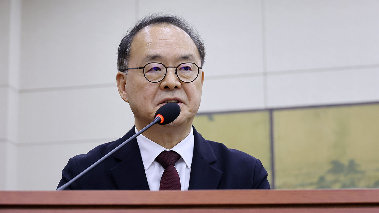 이용수 "차기 축구협회장 선거 12월 18일로 준비"