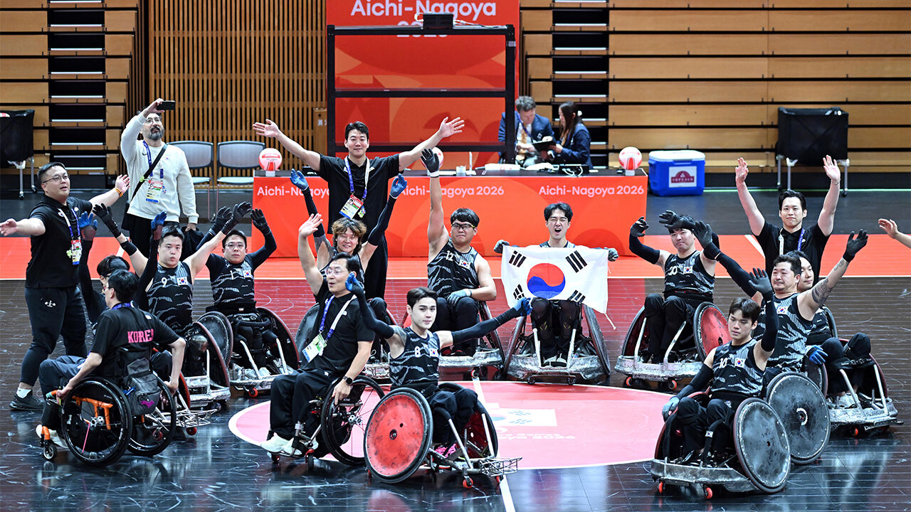 장애인AG 세계 16위 휠체어럭비 대표팀, 1위 일본 꺾고 금메달