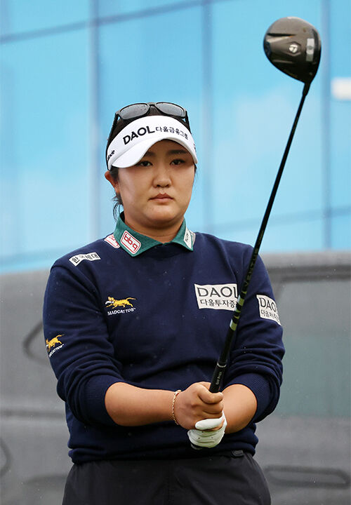 25일 전남광주통합특별시 해남군 화원면 파인비치 골프링크스에서 열린 LPGA BMW 레이디스 챔피언십 최종 라운드에서 유해란이 1번 홀 티샷하고 있다.