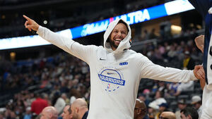 커리 '야투율 100％'로 24점&hellip;NBA 골든스테이트, 개막 첫 승