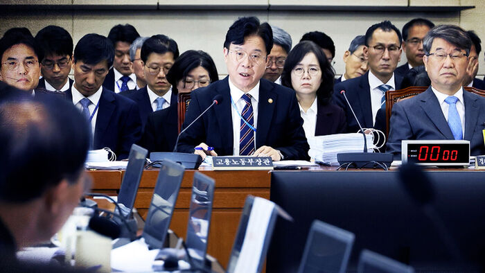 "고소득자는 인간이 아닌가"&hellip;주 52시간 예외 두고 '고심'