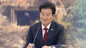 North Korea Unveils Coastal Artillery as Unification Minister Calls Landmines 'Defensive Weapons'
