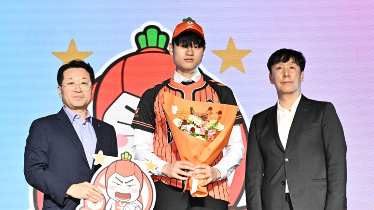 윤경, 프로배구 남자 신인 드래프트 1순위로 OK저축은행에 지명