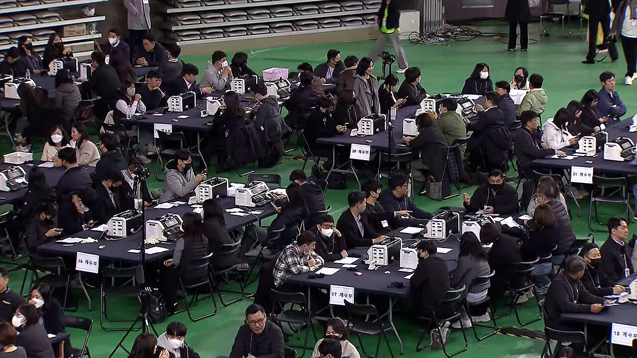 올림픽공원 투표지 247만 장 검증…투표함 이송 지연