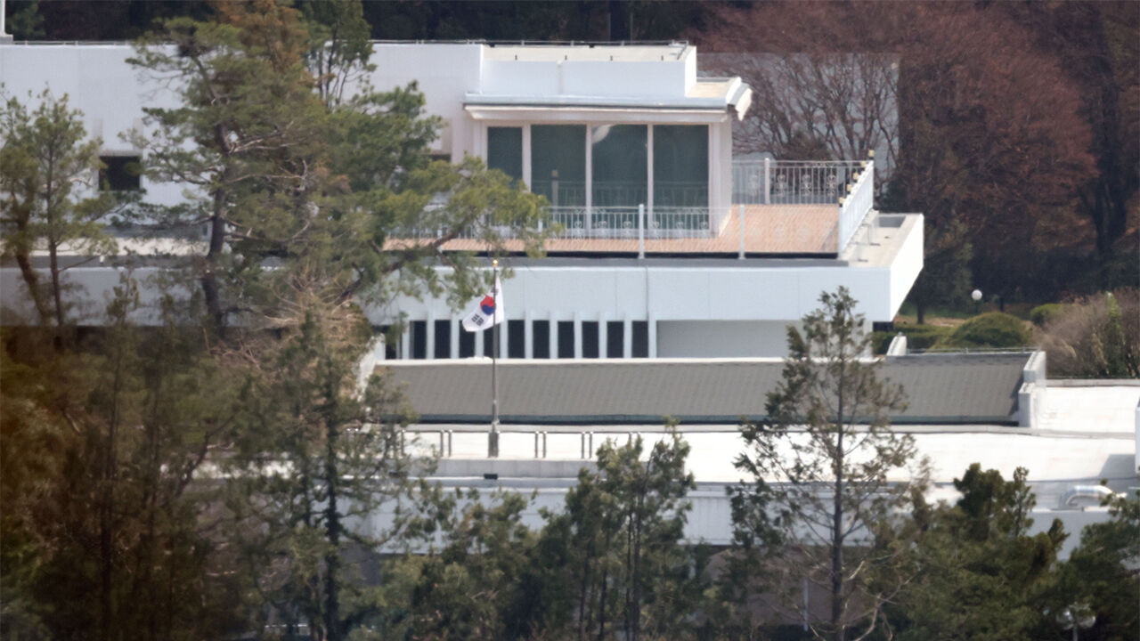 한남동 관저에 사우나 있냐 묻자…청 "전임 정부 설치한 시설물 일부 있어"