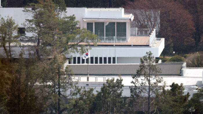 한남동 관저에 사우나 있냐 묻자&hellip;청 "전임 정부 설치한 시설물 일부 있어"