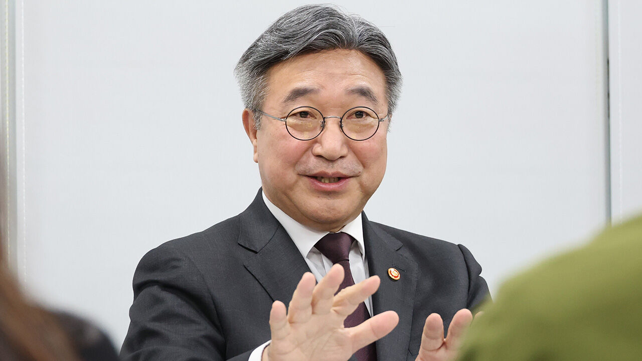 윤호중 행안장관 "긴급한 소방재정 부족분, 미래대응기금으로 충당해달라"