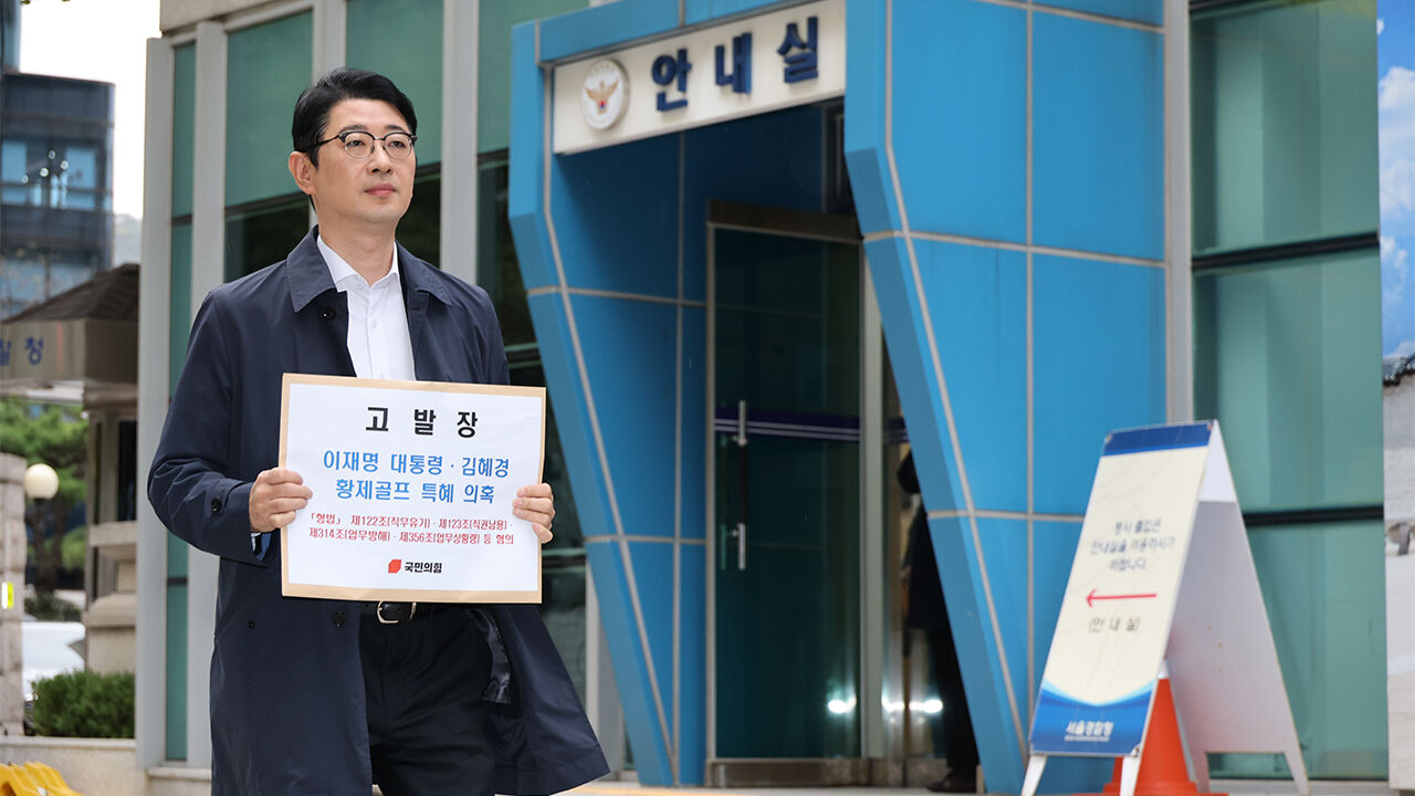 국힘 주진우, 대통령 부부 추가 골프 의혹 제기…피소엔 맞고발로 대응
