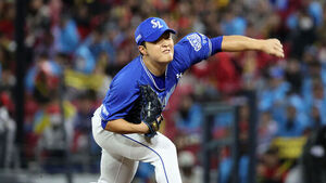 Samsung, KIA Use Total of 36 Pitchers in 3 Playoff Games... Only KT Smiles at Exhausted Bullpens
