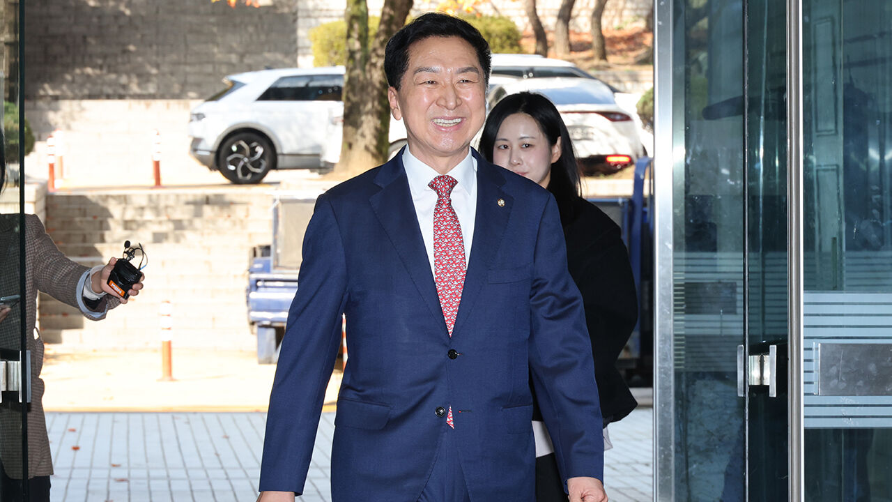 '김건희에 명품 선물' 김기현 1심 무죄…배우자는 벌금형